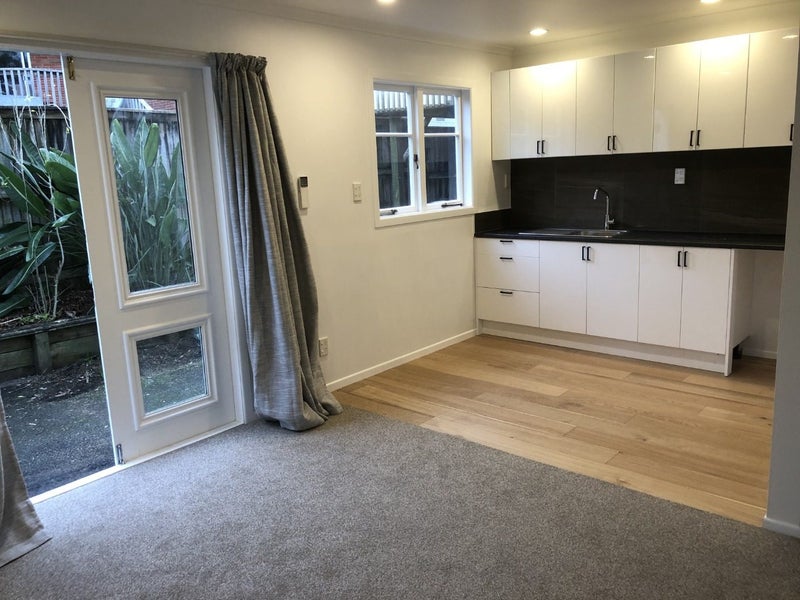 92 School Road, Morningside, Auckland - Carousel 1