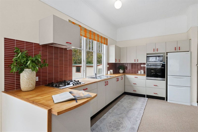 214 Nile Street East, Maitai, Nelson - Carousel 1