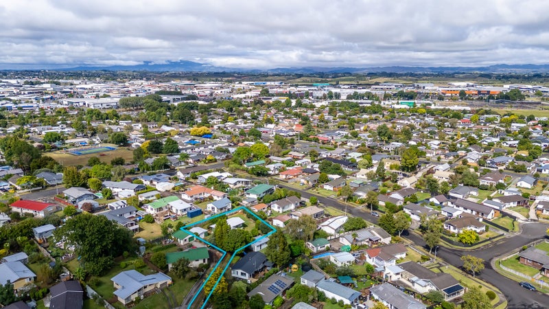 8 Norfolk Place, Pukete, Hamilton - Carousel 13