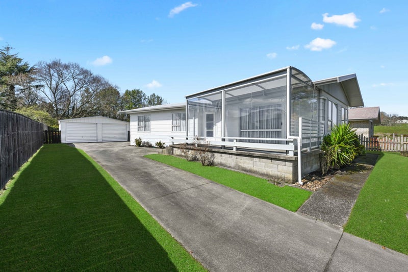 47 Exeter Street, Glenview, Hamilton - Carousel 1