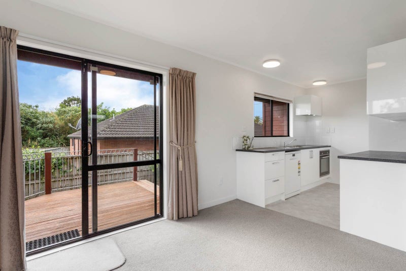 2/115 Titirangi Road, New Lynn, Auckland - Carousel 2