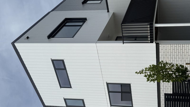 5/143 Carlisle Road, Northcross, Auckland - Carousel 1