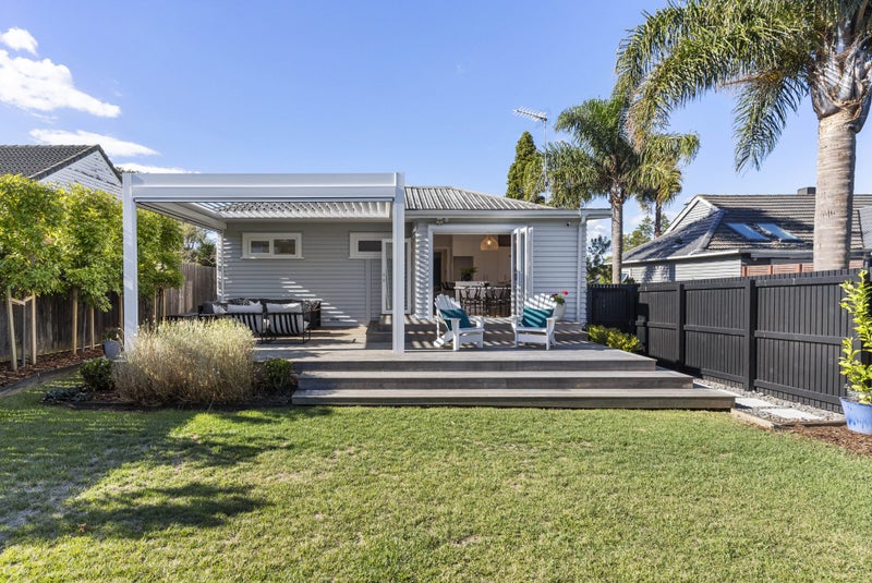 8 Houpara Street, One Tree Hill, Auckland - Carousel 2