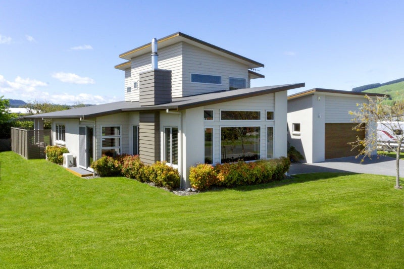8 Pukeko Way, Taupo - Carousel 1
