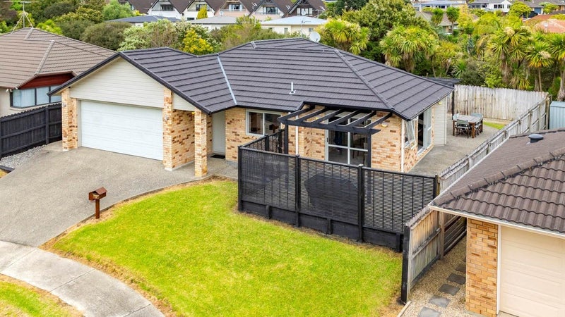 18 Andrusha Place, Flat Bush, Auckland - Carousel 1