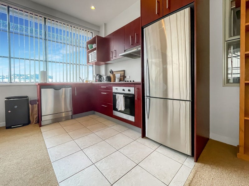 16/125 Thorndon Quay, Pipitea, Wellington - Carousel 2