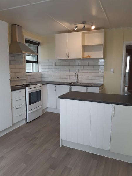 1115 Jellicoe Street, Mayfair, Hastings - Carousel 1