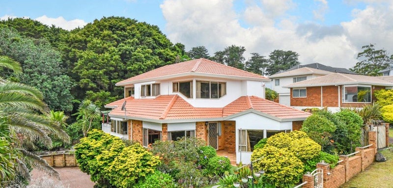 5 Silkwood Grove, Totara Heights, Auckland - Carousel 1