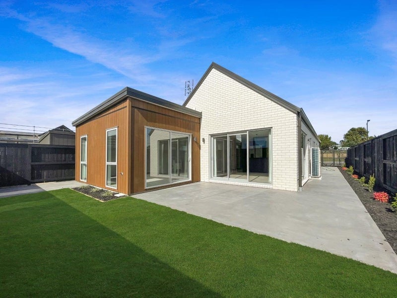 32 Earp Crescent, Chartwell, Hamilton - Carousel 2