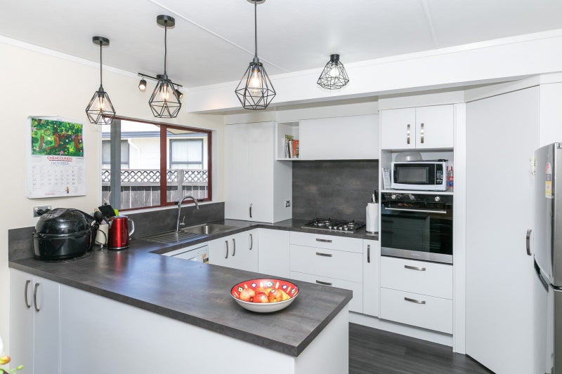 7 Myrlene Place, Nawton, Hamilton - Carousel 1