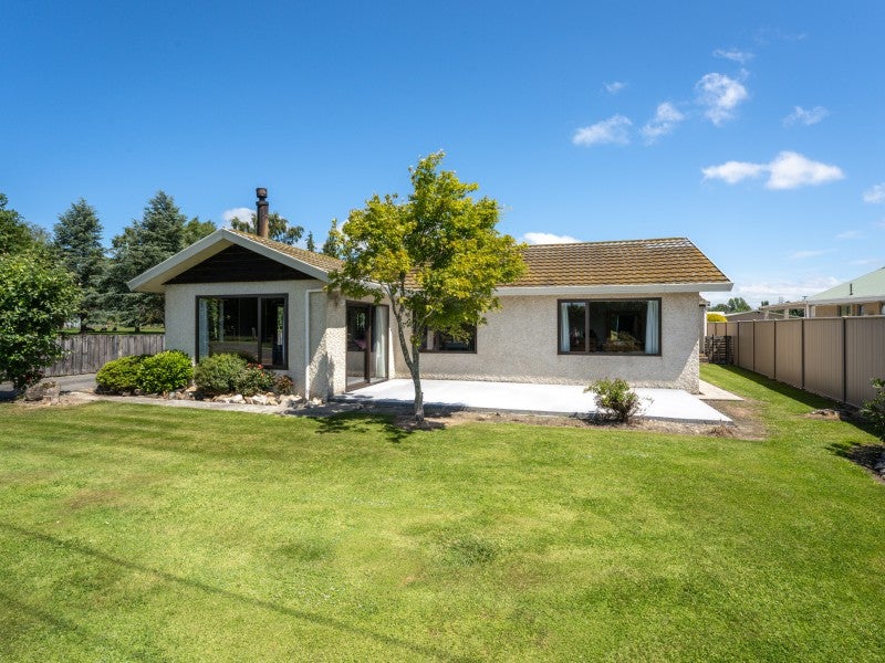 19 Highgate, Milton - Carousel 1