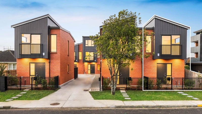 3/45 Smythe Road, Henderson, Auckland - Carousel 1