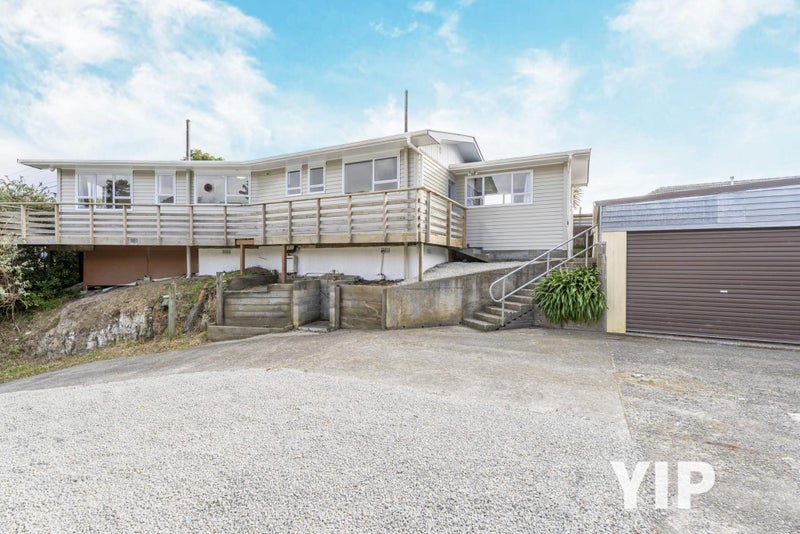 9 Omega Street, Newlands, Wellington - Carousel 1