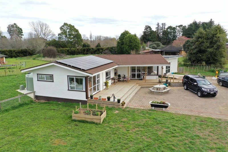 584 State Highway 1b, NEWSTEAD, HAMILTON - Carousel 1