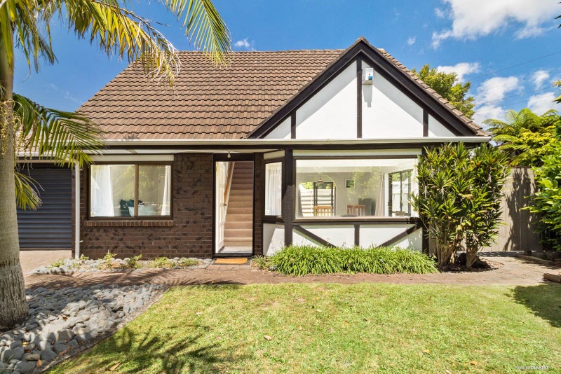 23B Kindergarten Drive, Conifer Grove, Takanini - Carousel 1