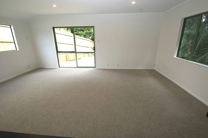 2/6 MULBERRY place, Glenfield, Auckland - Carousel 2