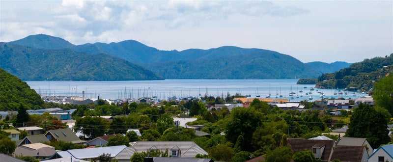 8 Ranui Street, Waikawa, Picton - Carousel 2