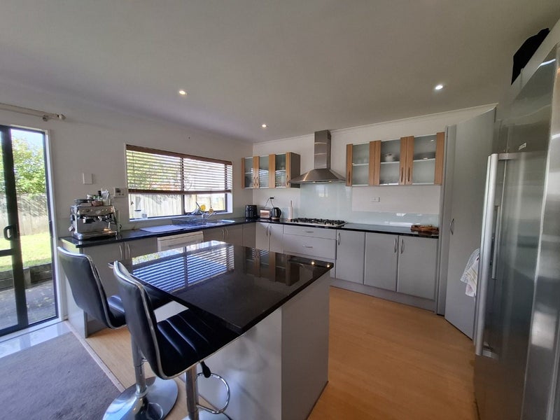 4 Hira Way, Hillsborough, Auckland - Carousel 2