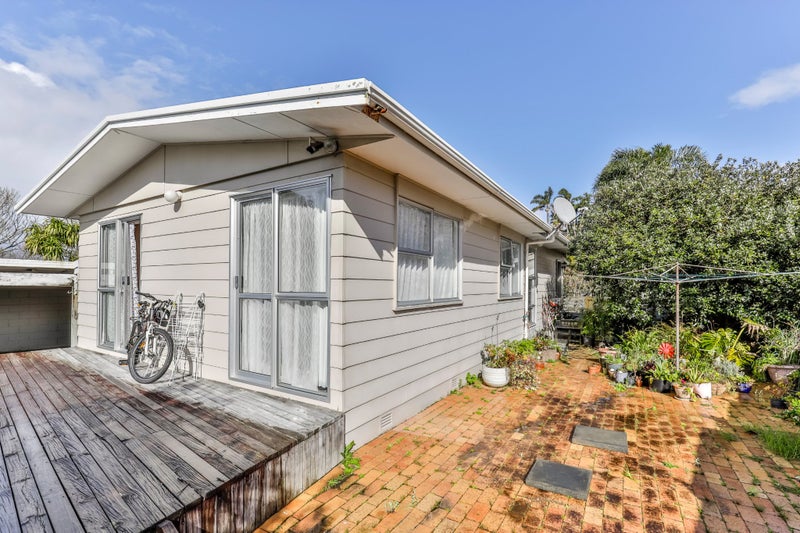 15 Normanton Street, Glenfield, Auckland - Carousel 17