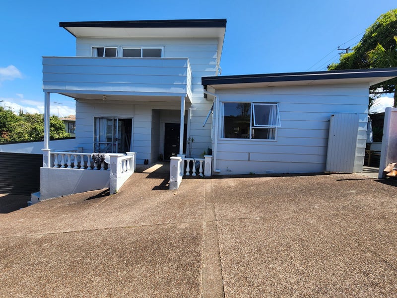 1/17 Deep Creek Road, Waiake, Auckland - Carousel 2