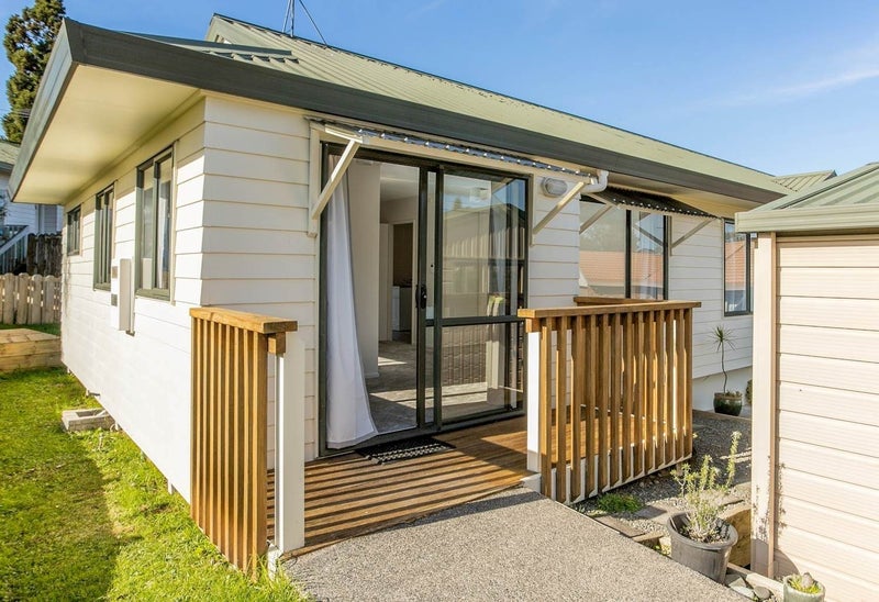 52 Patts Avenue, Glendene, Auckland - Carousel 1