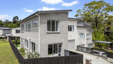 31 Sunshine Boulevard, Sunnyvale, Auckland - Carousel 1