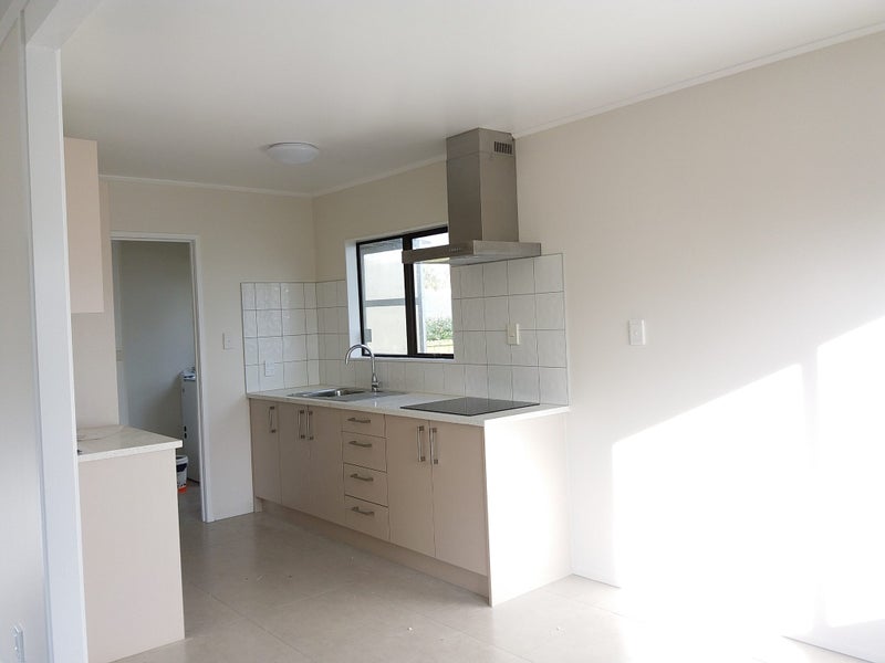 2/9 Penion Drive, Flat Bush, Auckland - Carousel 2