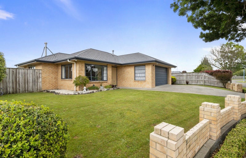 6 Brookside Close, Highbury, Palmerston North - Carousel 1