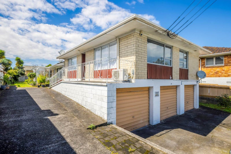 2/14 Volcanic Street, Balmoral, Auckland - Carousel 1