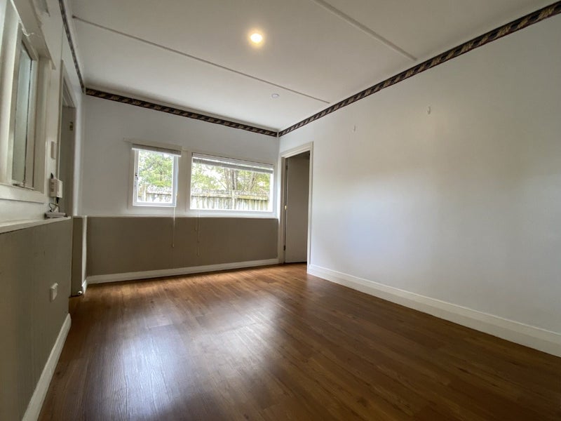 6 Brighton Terrace, Murrays Bay, Auckland - Carousel 2