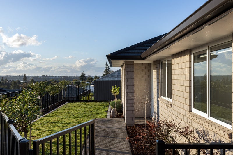 5 Albatross Lane, Welcome Bay, Tauranga - Carousel 1