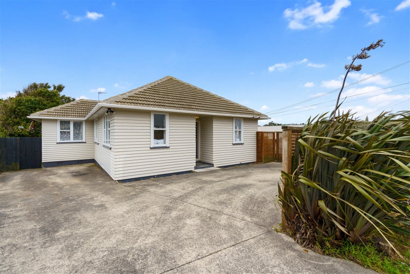 22 Paenui Street, Titahi Bay, Porirua - Carousel 1
