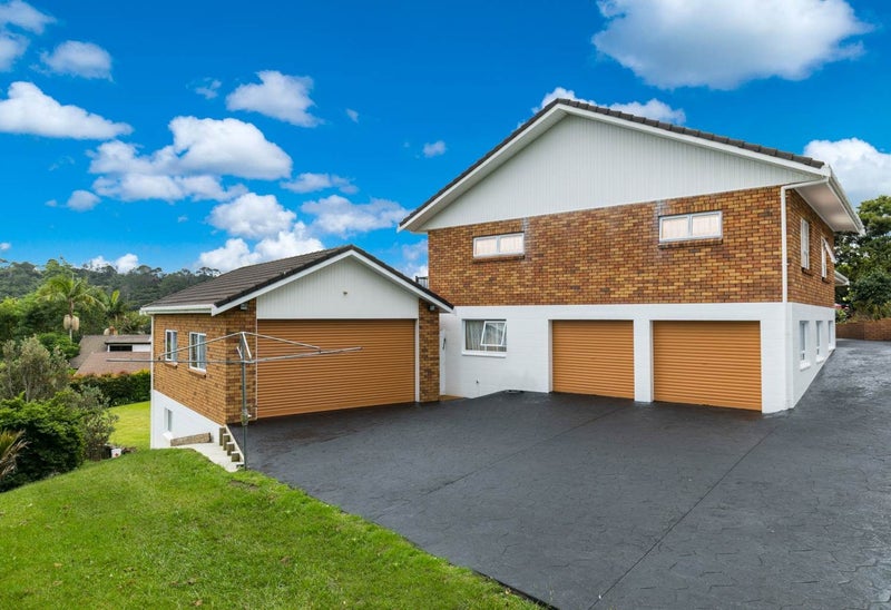 21 Waipuia Place, Greenhithe, Auckland - Carousel 2
