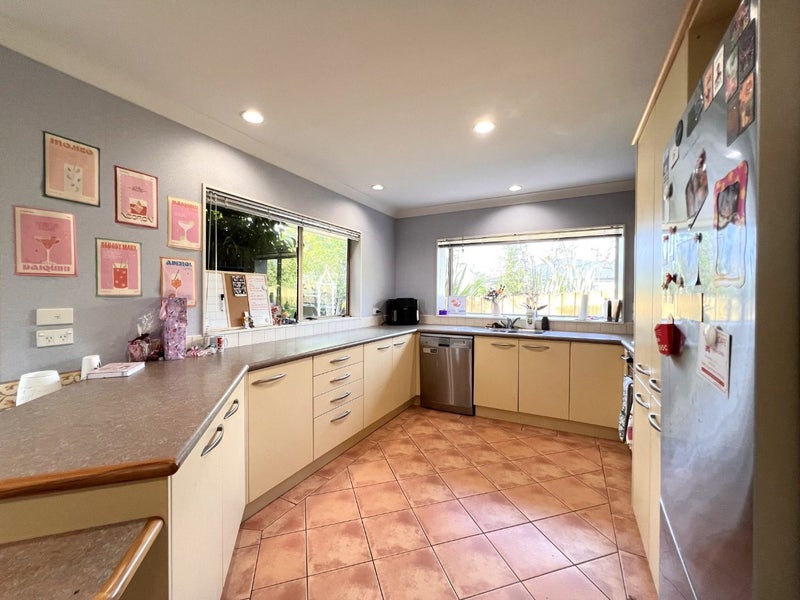 10 Balmerino Grove, Waikanae, Waikanae - Carousel 2