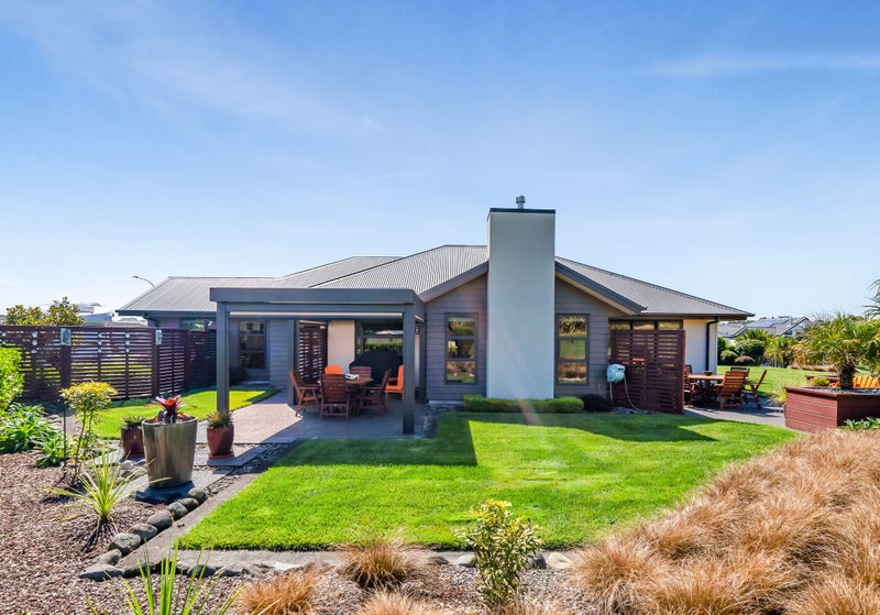 12 Augusta Grove, Waiwhakaiho, New Plymouth - Carousel 1