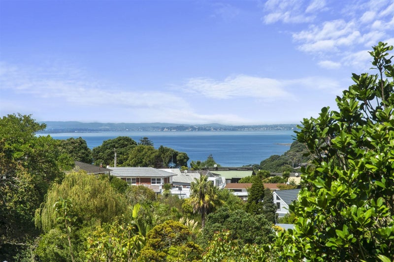 71 Lyons Avenue, Murrays Bay, Auckland - Carousel 1