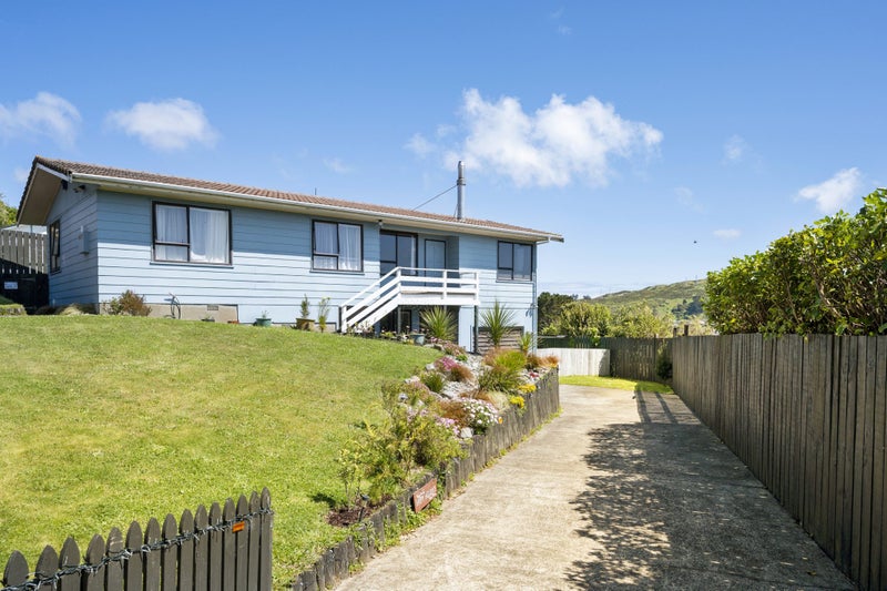 13 Buccaneer Place, Grenada Village, Wellington - Carousel 2