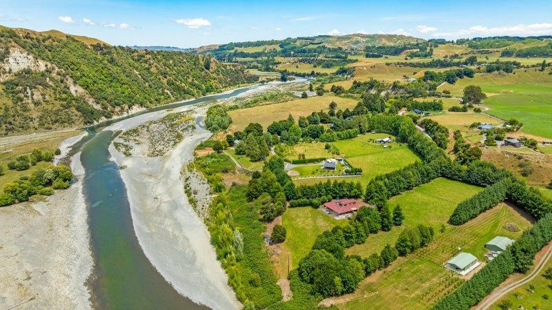 195 Rowes Road, Hunterville - Carousel 2