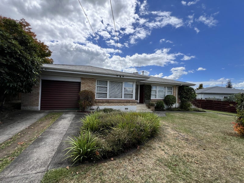 95 Mansel Avenue, Hillcrest, Hamilton - Carousel 1