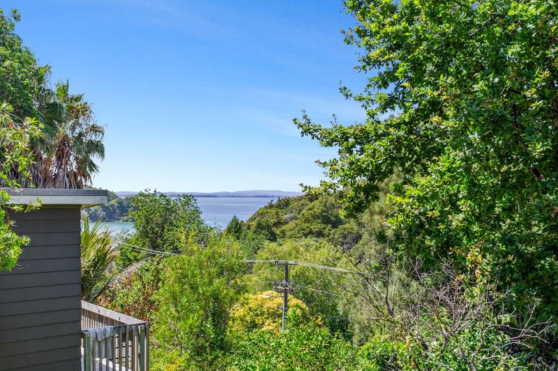 33 Laingholm Drive, Laingholm, Auckland - Carousel 2