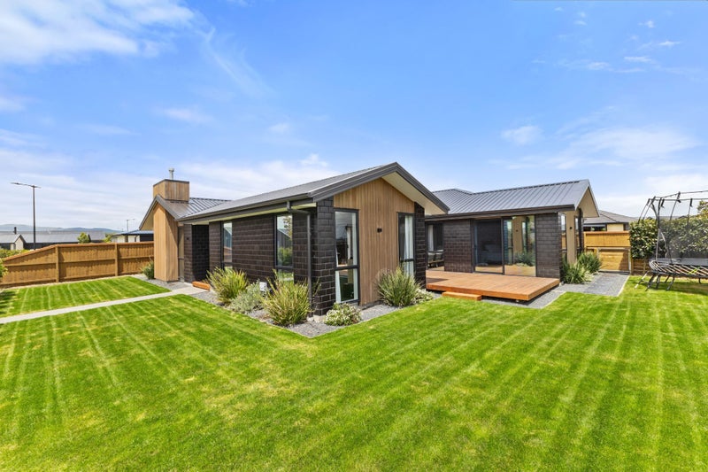 4 Florence Drive, Lincoln, Lincoln - Carousel 1