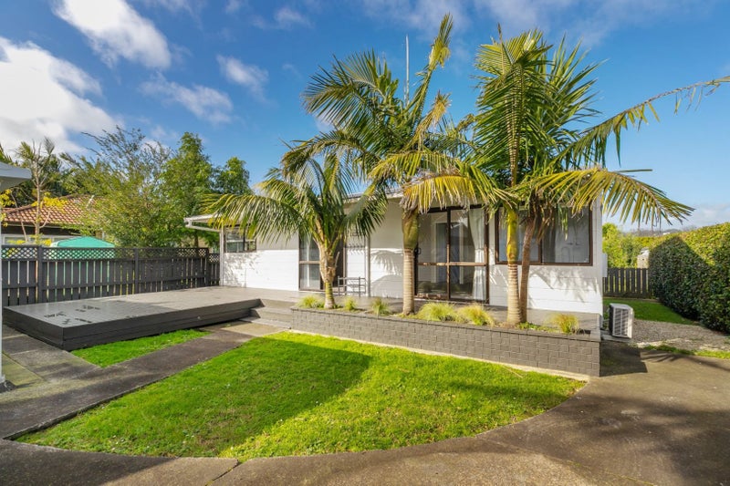 18A Alberta Street, Point Chevalier, Auckland - Carousel 1