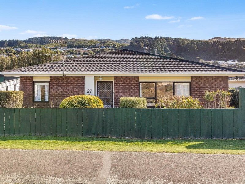27A Hinau Street, Tawa, Wellington - Carousel 1