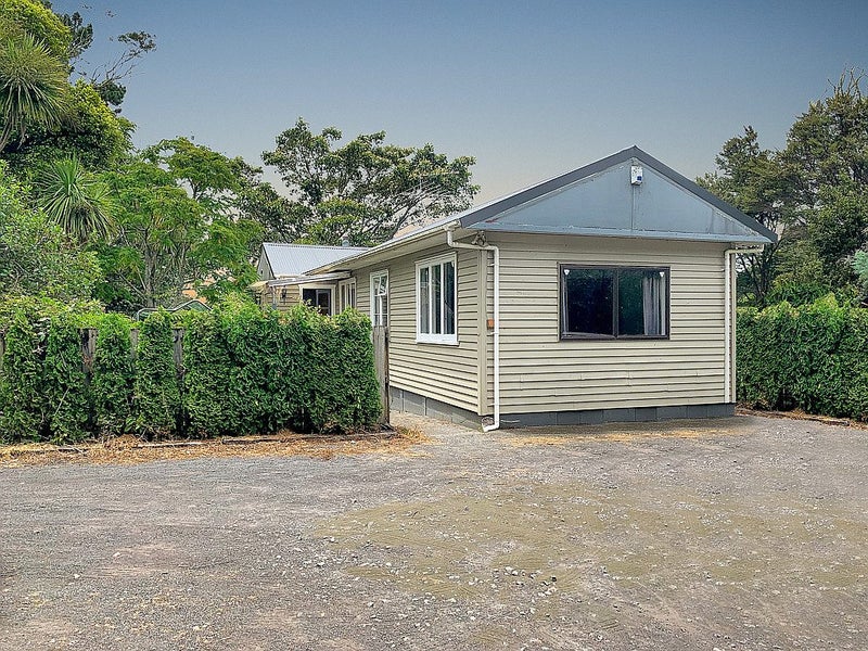 14 Waitakere Road, Waitakere, Auckland - Carousel 1