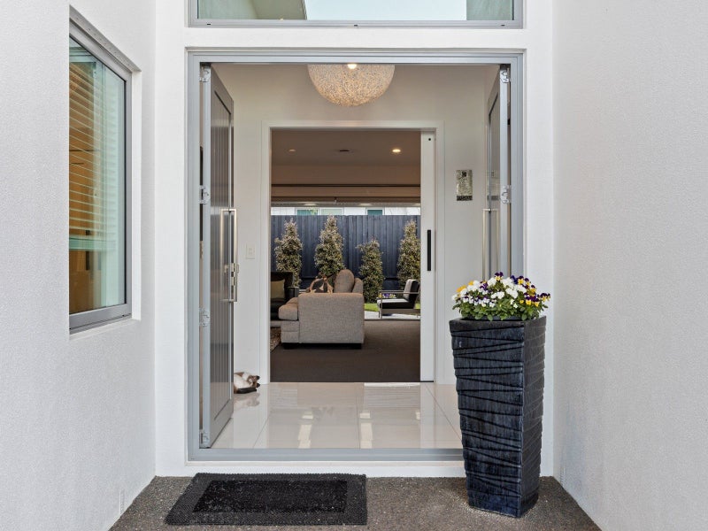 16 Mataroa Crescent, Flagstaff, Hamilton - Carousel 2