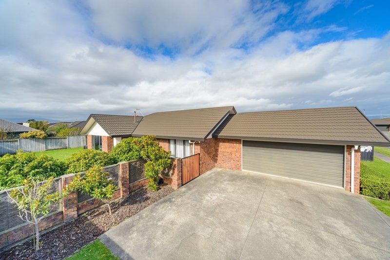 37 Branigan Parade, Kelvin Grove, Palmerston North - Carousel 2