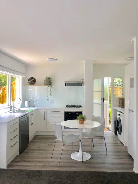 3/7 Domain Street, Devonport, Auckland - Carousel 2