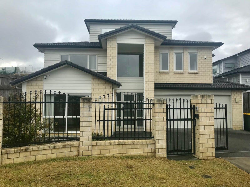 4 Ballyboe Place, Pinehill, Auckland - Carousel 1