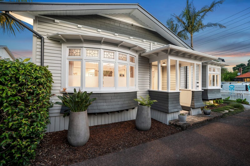 82A Ngataringa Road, Devonport, Auckland - Carousel 1