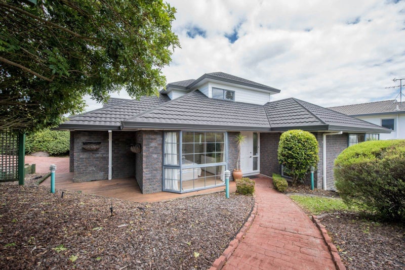11 Goldfinch Rise, Unsworth Heights, Auckland - Carousel 2